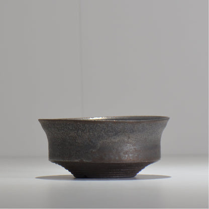 HACHILABO / UNIQUE POT 02 / M / 約 φ14.5cm / 植木鉢