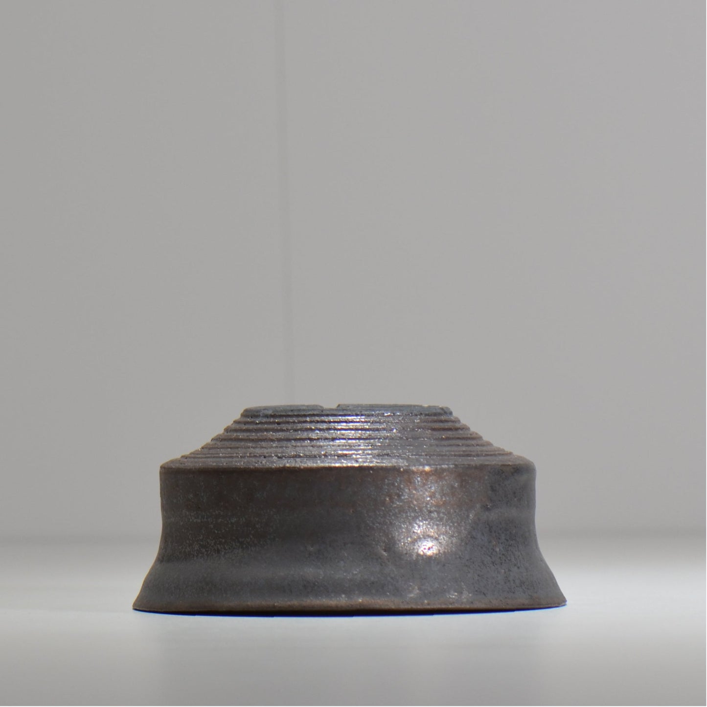 HACHILABO / UNIQUE POT 02 / M / 約 φ14.5cm / 植木鉢