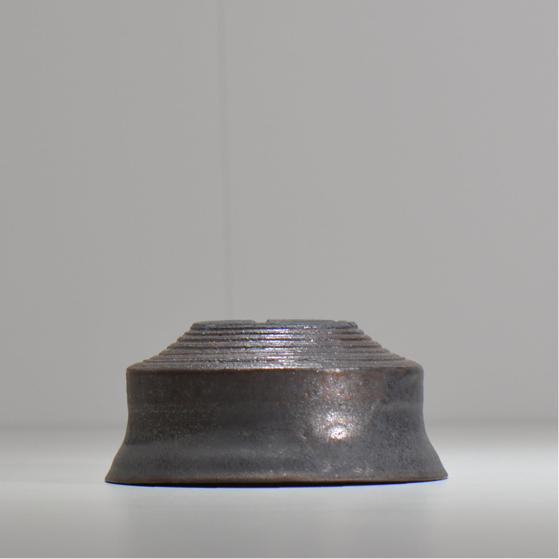 HACHILABO / UNIQUE POT 02 / M / 約 φ14.5cm / 植木鉢