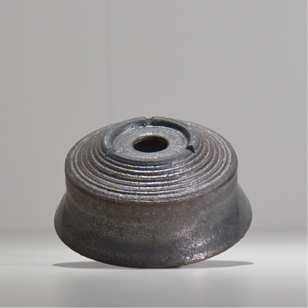 HACHILABO / UNIQUE POT 02 / M / 約 φ14.5cm / 植木鉢