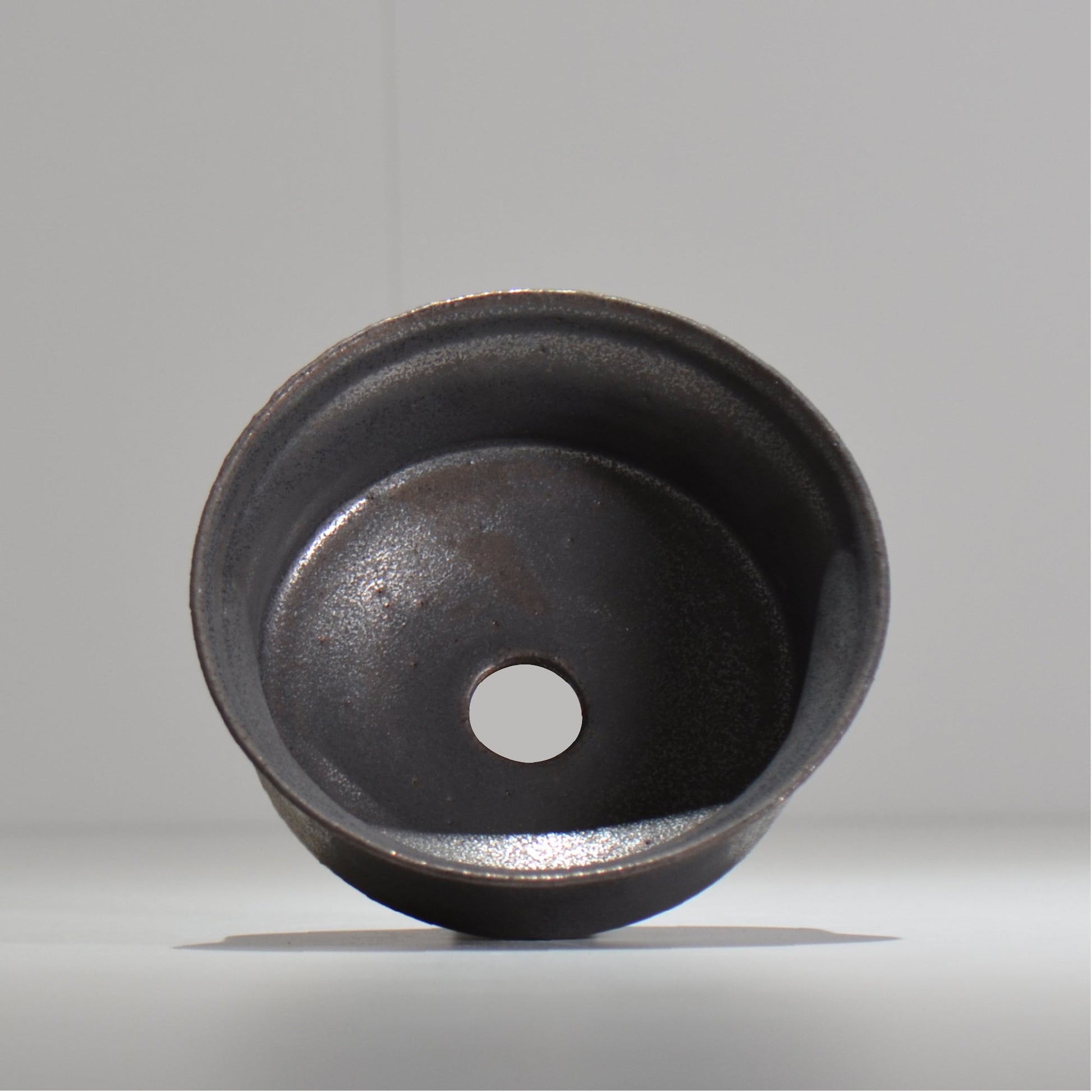 HACHILABO / UNIQUE POT 02 / M / 約 φ14.5cm / 植木鉢