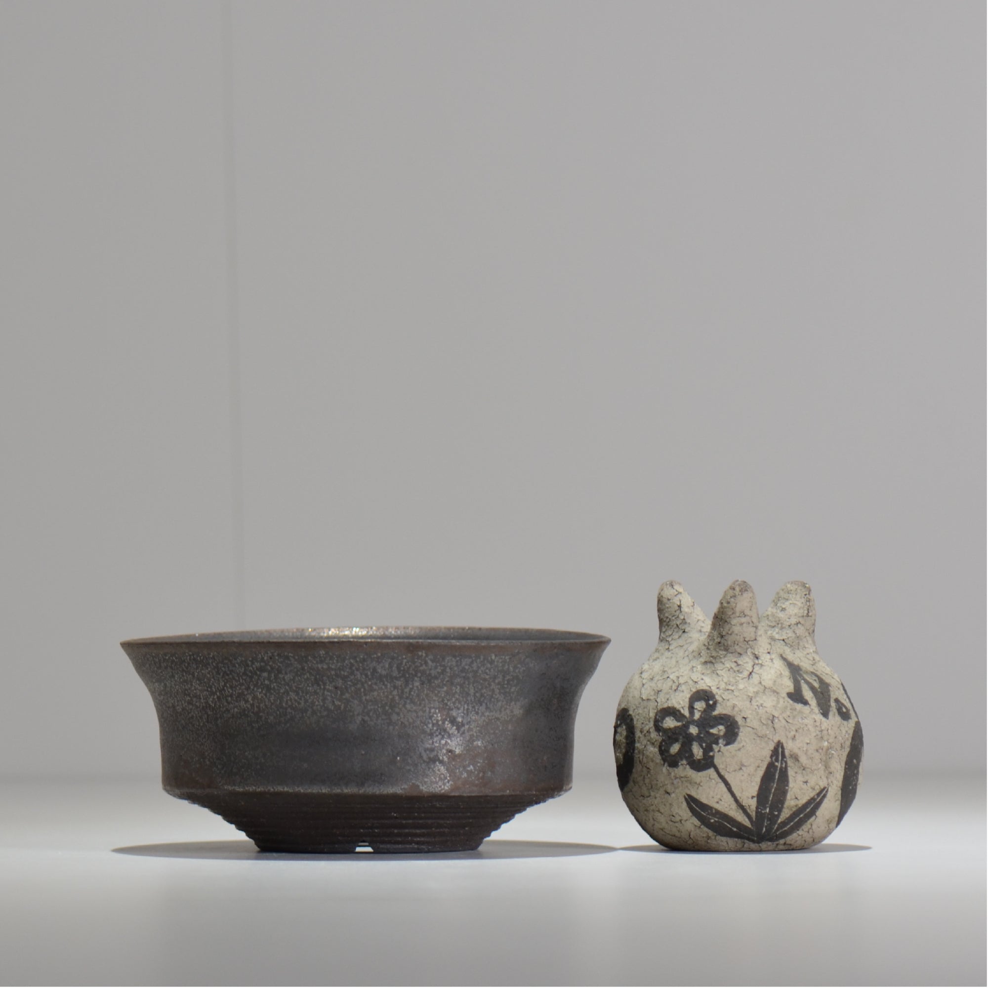 HACHILABO / UNIQUE POT 02 / M / 約 φ14.5cm / 植木鉢