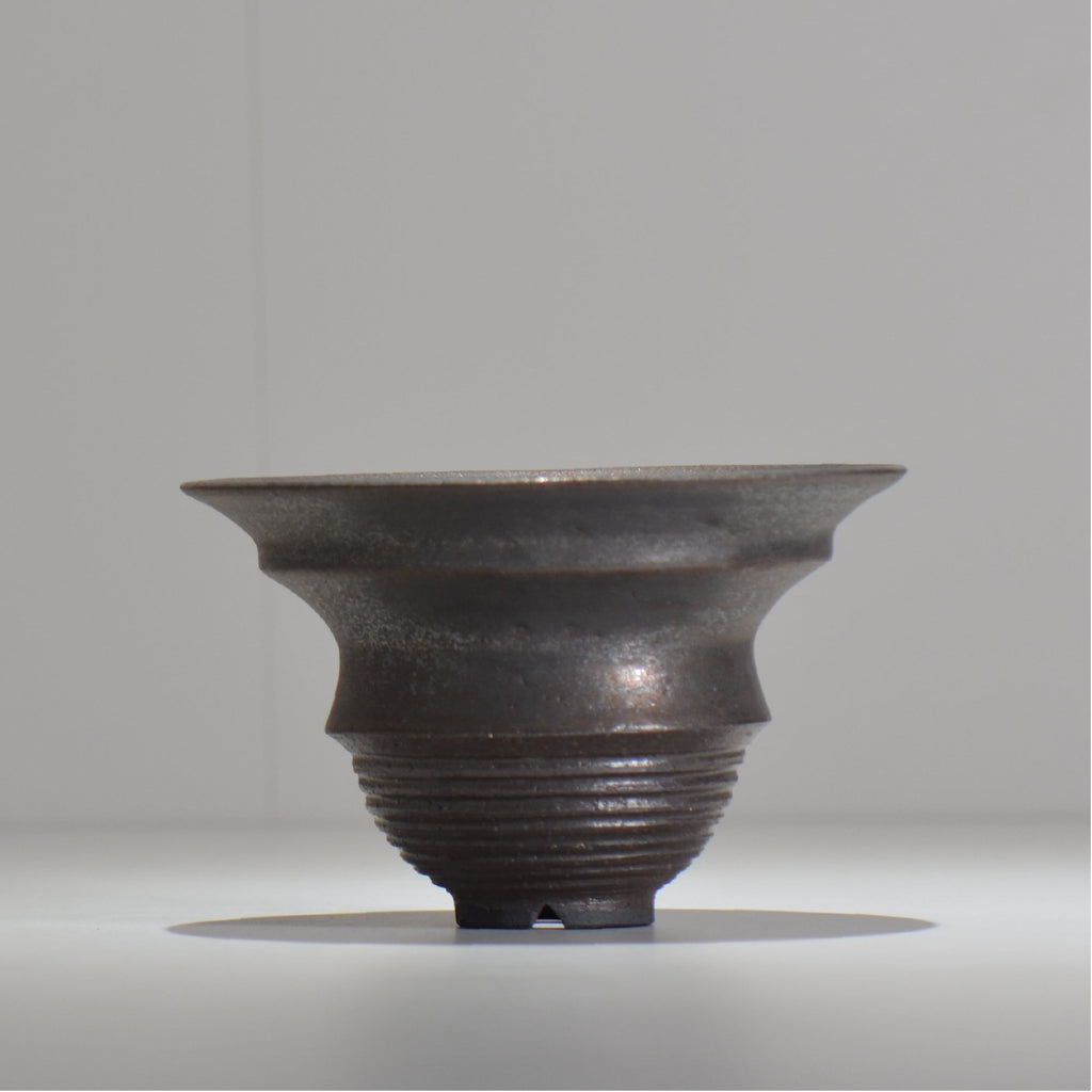 HACHILABO / UNIQUE POT 03 / L / 約 φ16.7cm / 植木鉢