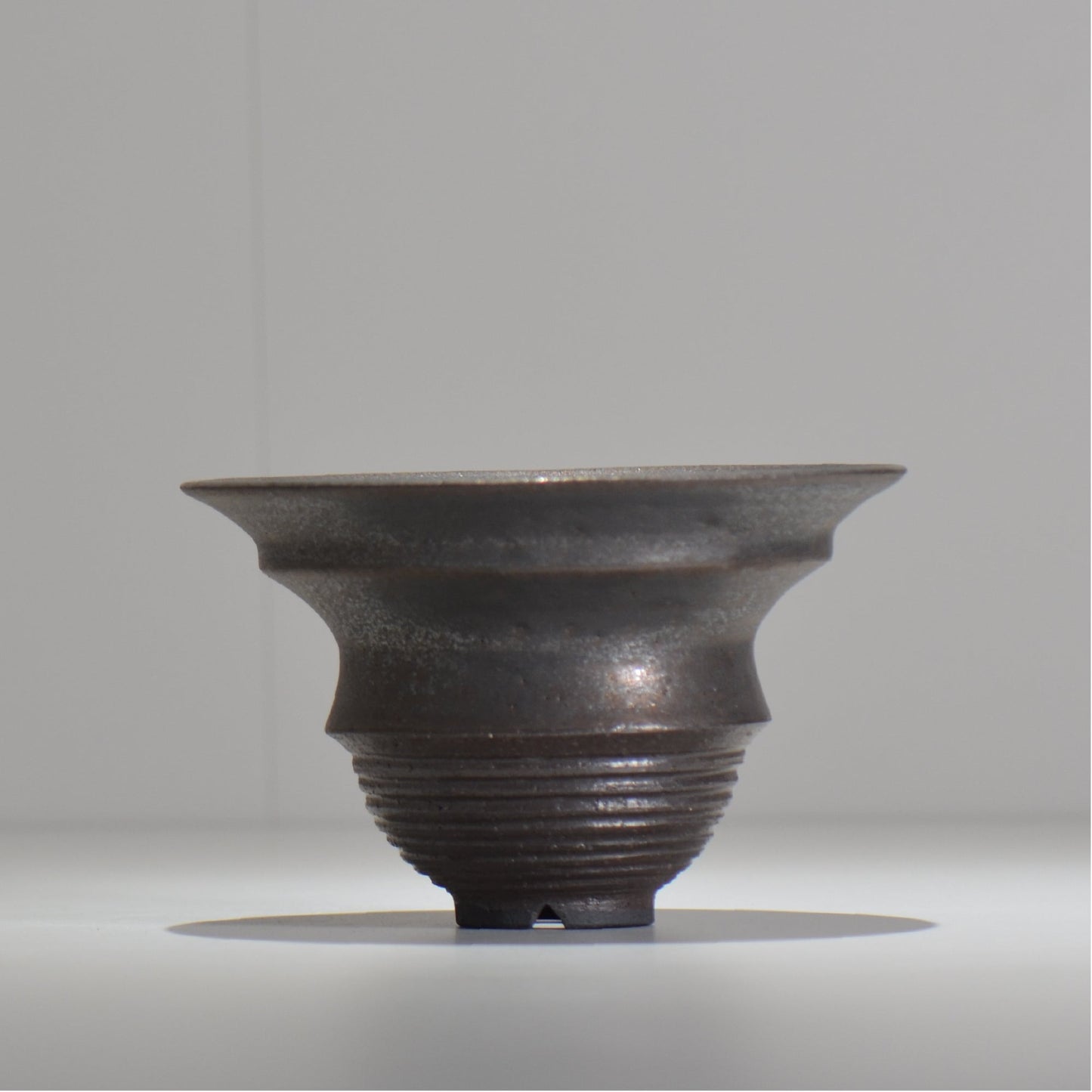 HACHILABO / UNIQUE POT 03 / L / 約 φ16.7cm / 植木鉢