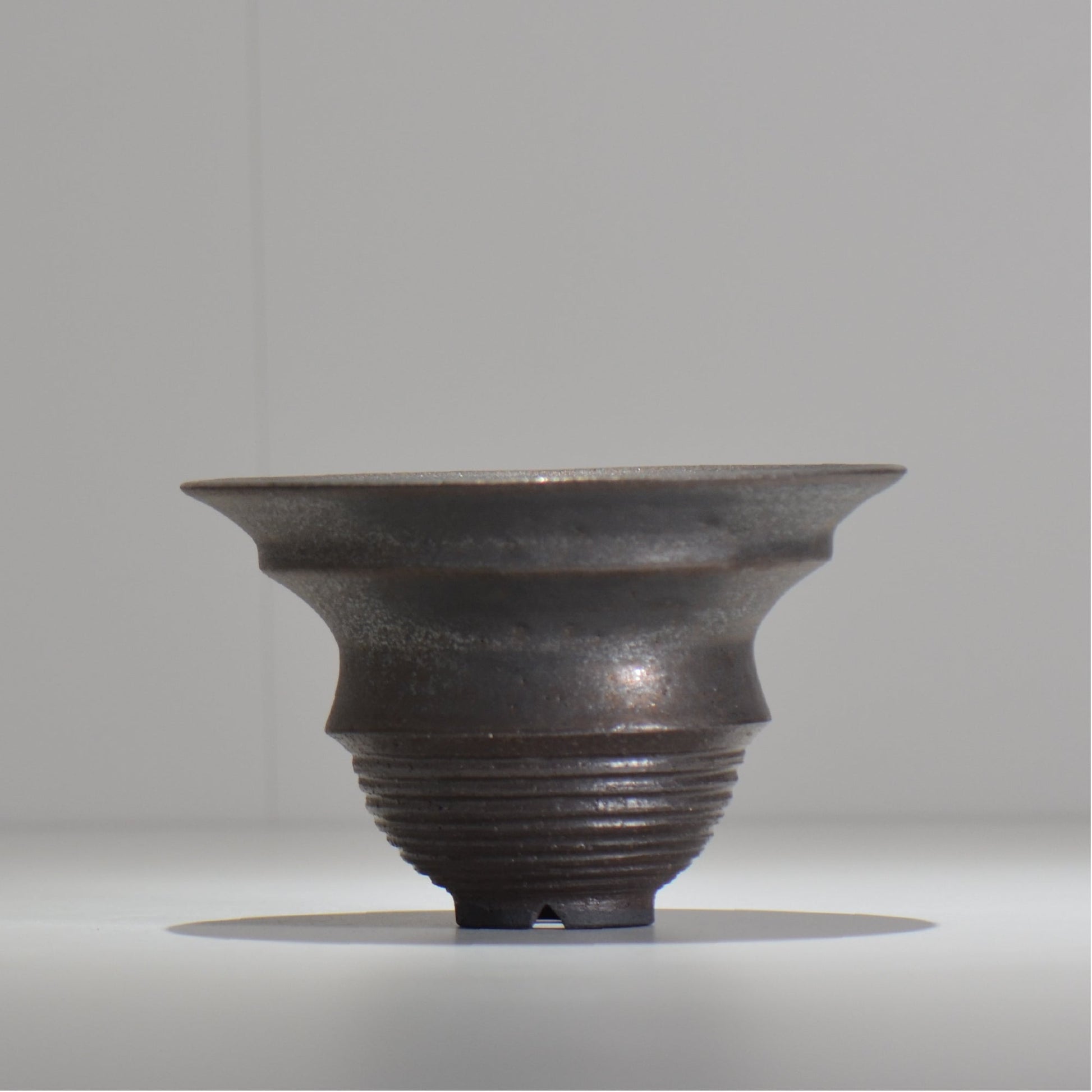 HACHILABO / UNIQUE POT 03 / L / 約 φ16.7cm / 植木鉢