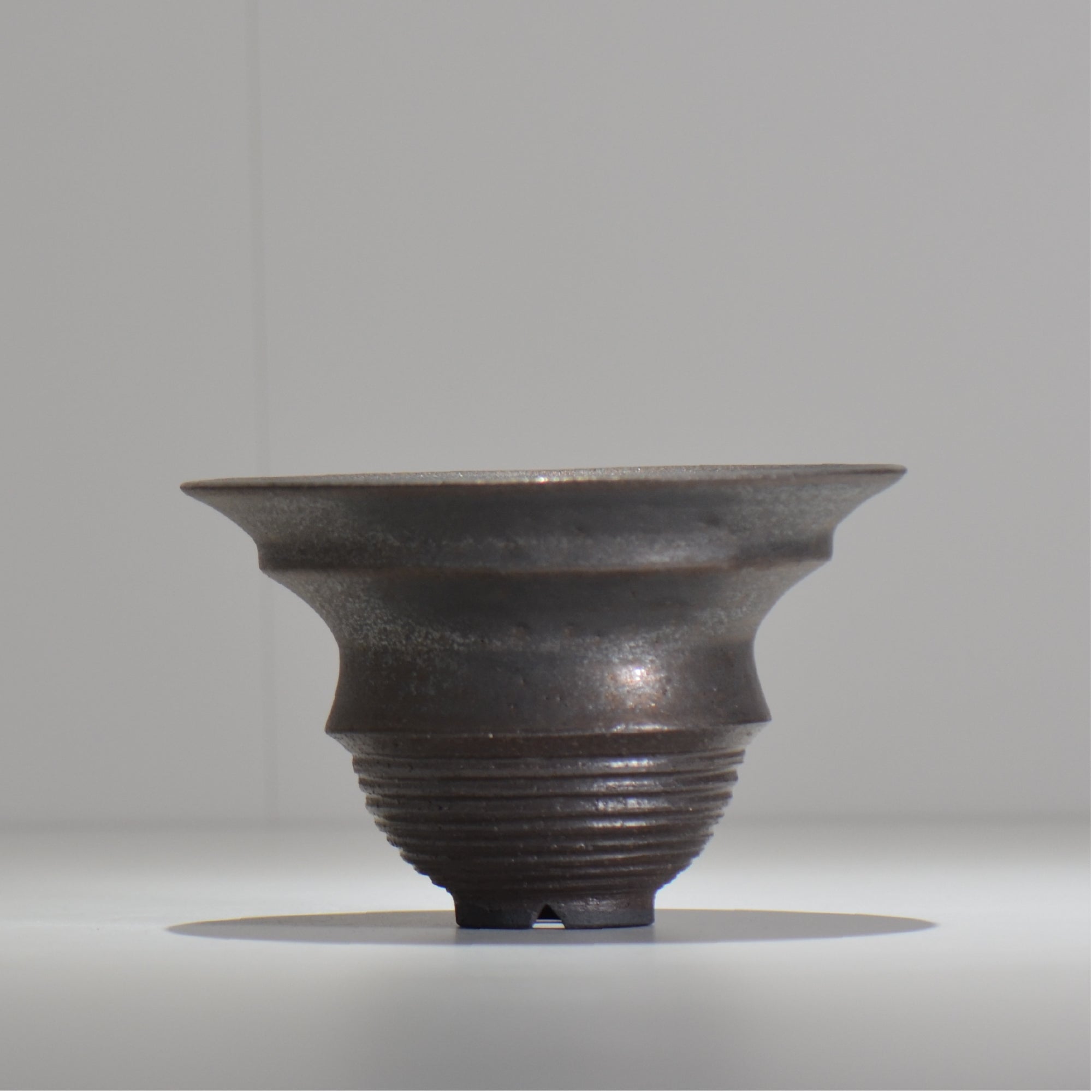 HACHILABO / UNIQUE POT 03 / L / 約 φ16.7cm / 植木鉢
