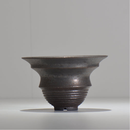 HACHILABO / UNIQUE POT 03 / L / 約 φ16.7cm / 植木鉢