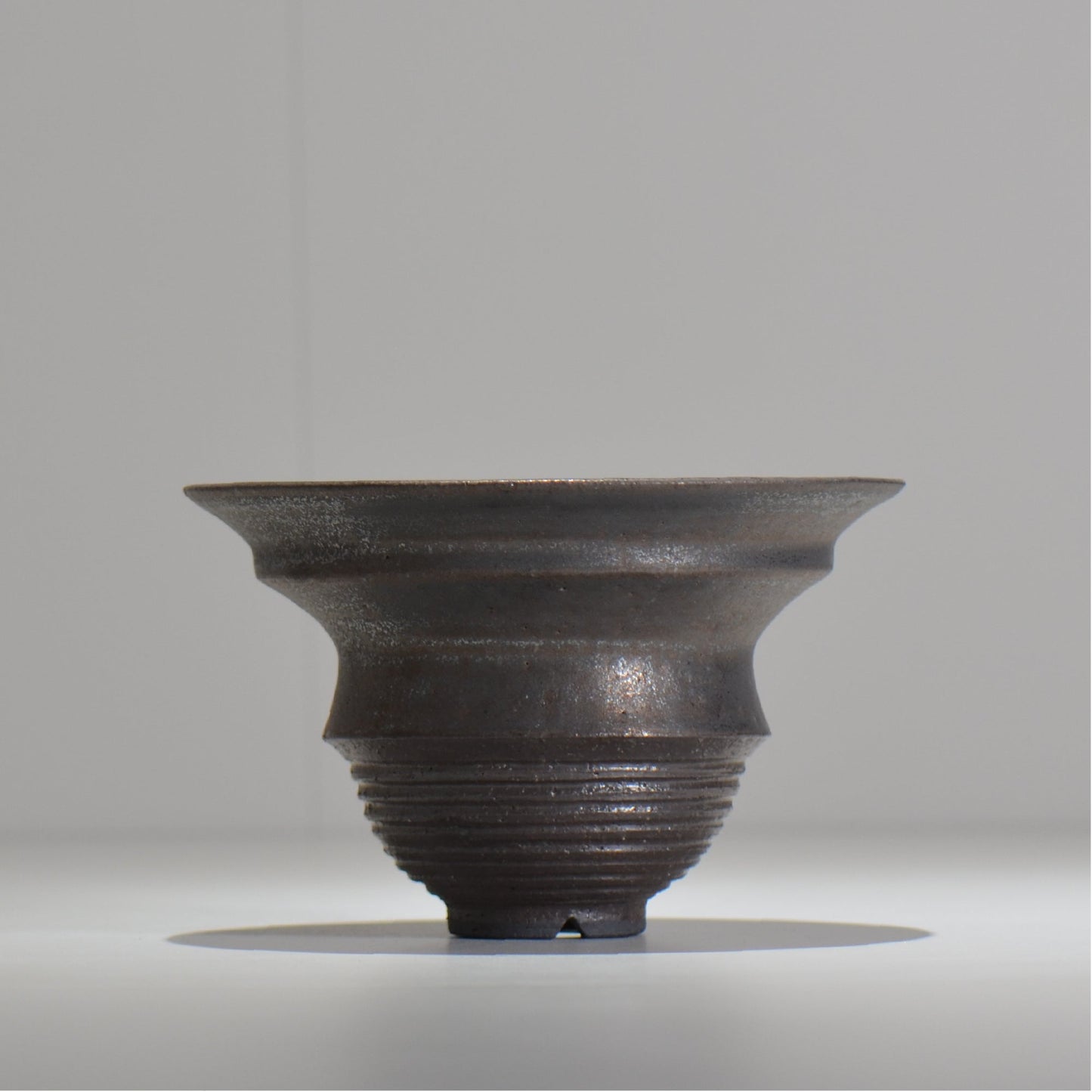 HACHILABO / UNIQUE POT 03 / L / 約 φ16.7cm / 植木鉢