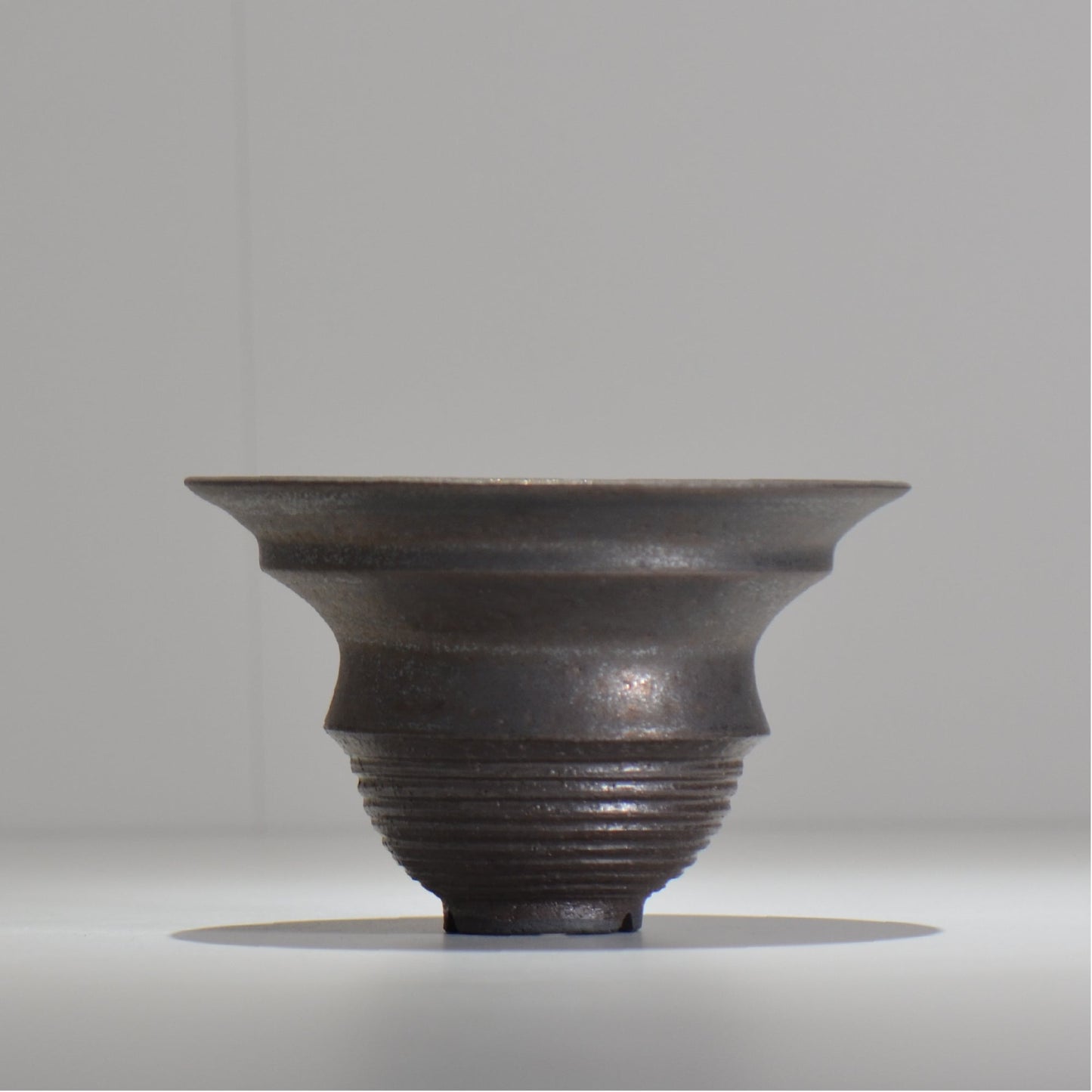 HACHILABO / UNIQUE POT 03 / L / 約 φ16.7cm / 植木鉢