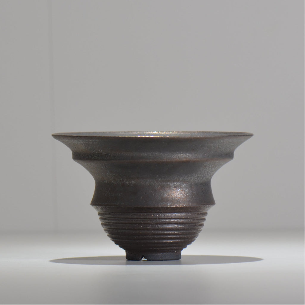 HACHILABO / UNIQUE POT 03 / L / 約 φ16.7cm / 植木鉢