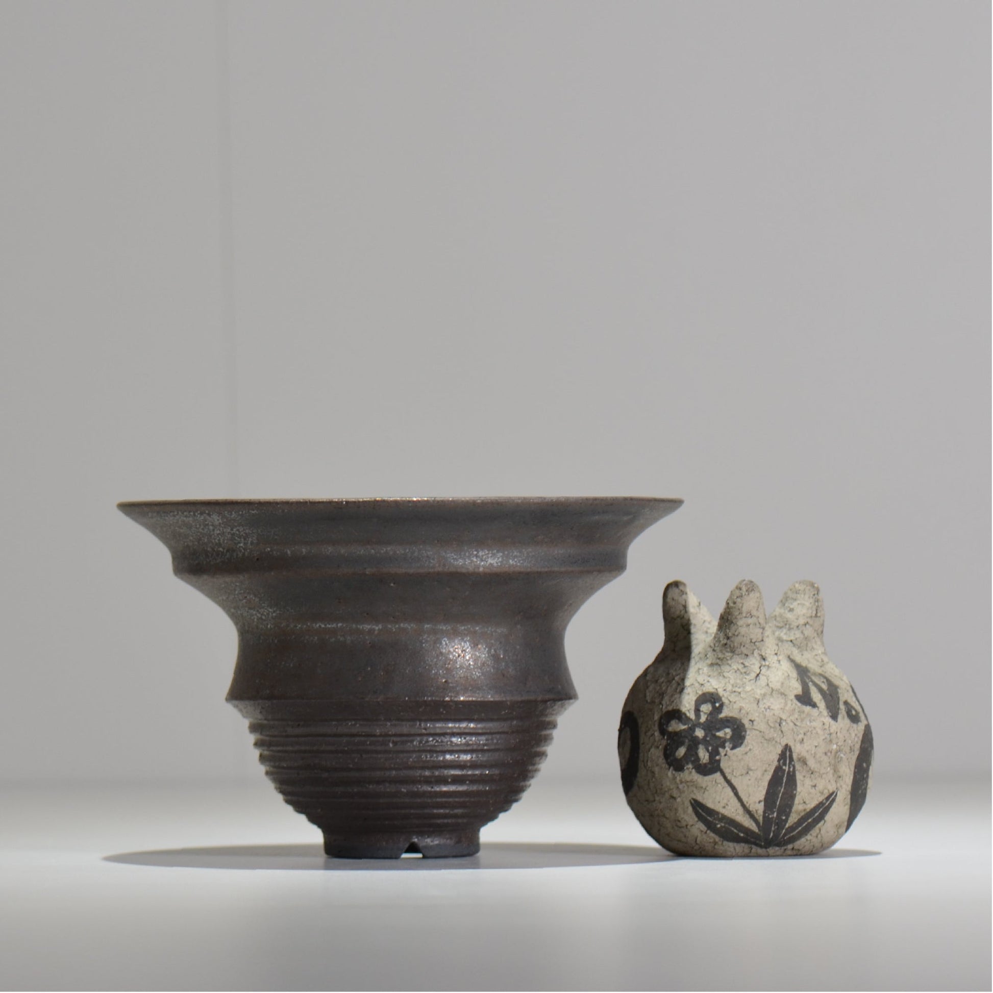 HACHILABO / UNIQUE POT 03 / L / 約 φ16.7cm / 植木鉢