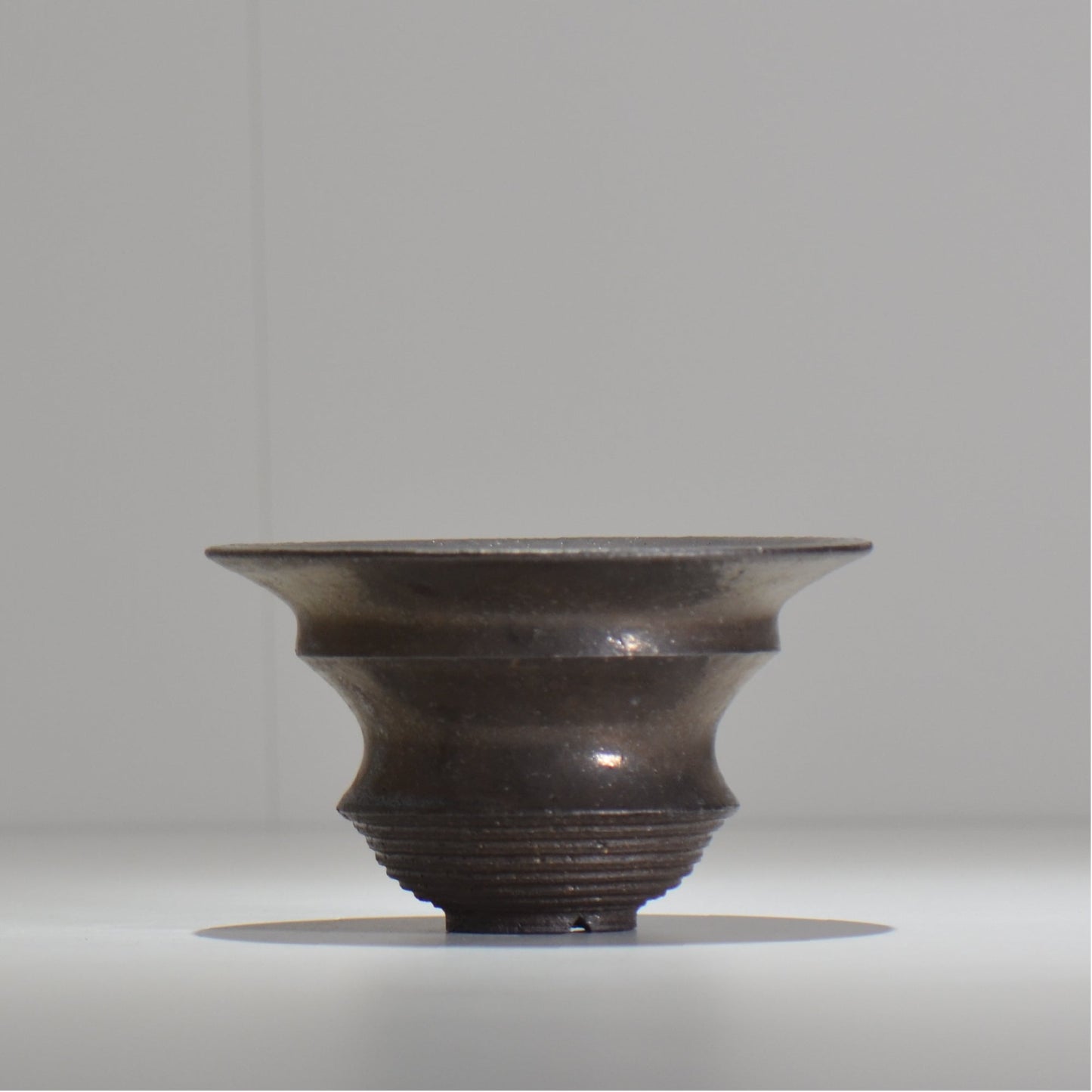 HACHILABO / UNIQUE POT 03 / M / 約 φ13.7cm / 植木鉢