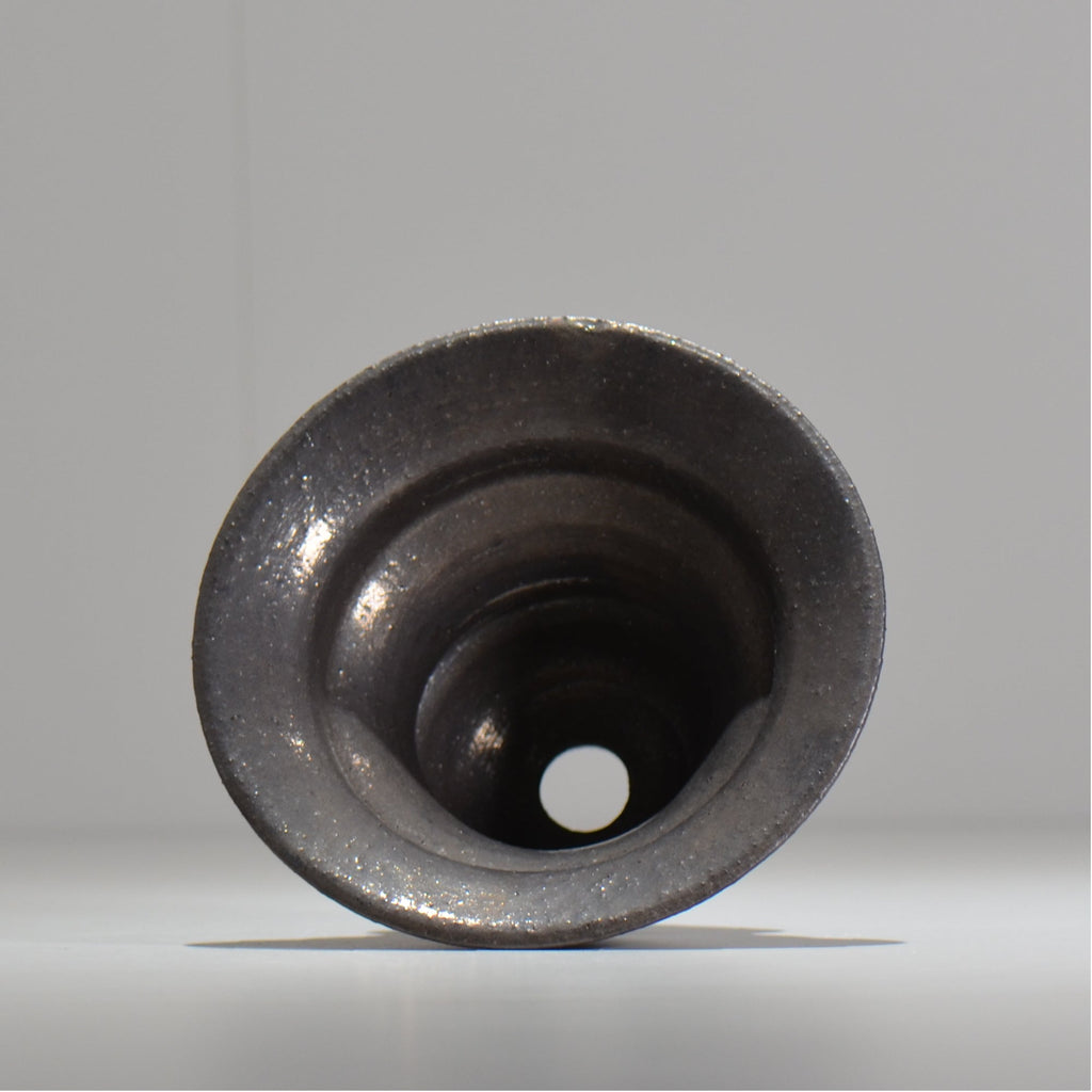 HACHILABO / UNIQUE POT 03 / M / 約 φ13.7cm / 植木鉢