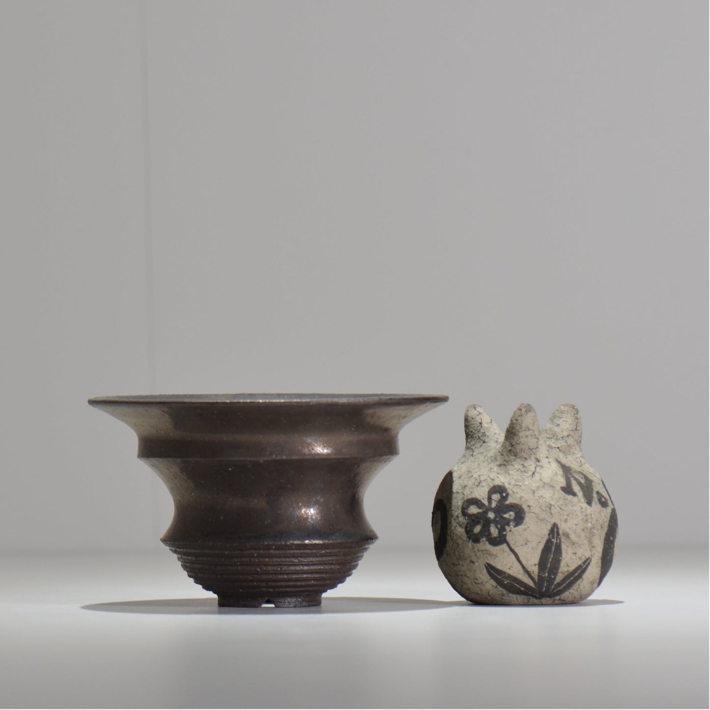 HACHILABO / UNIQUE POT 03 / M / 約 φ13.7cm / 植木鉢