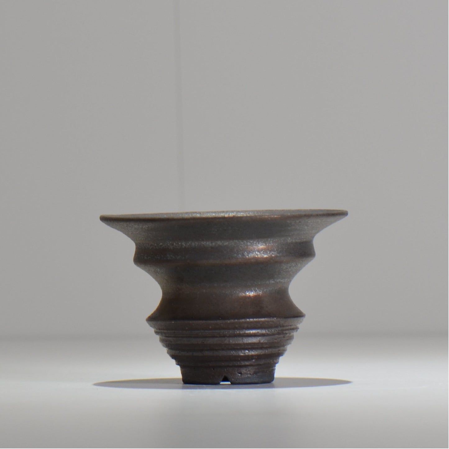 HACHILABO / UNIQUE POT03 / S / 約 φ11.7cm / 植木鉢