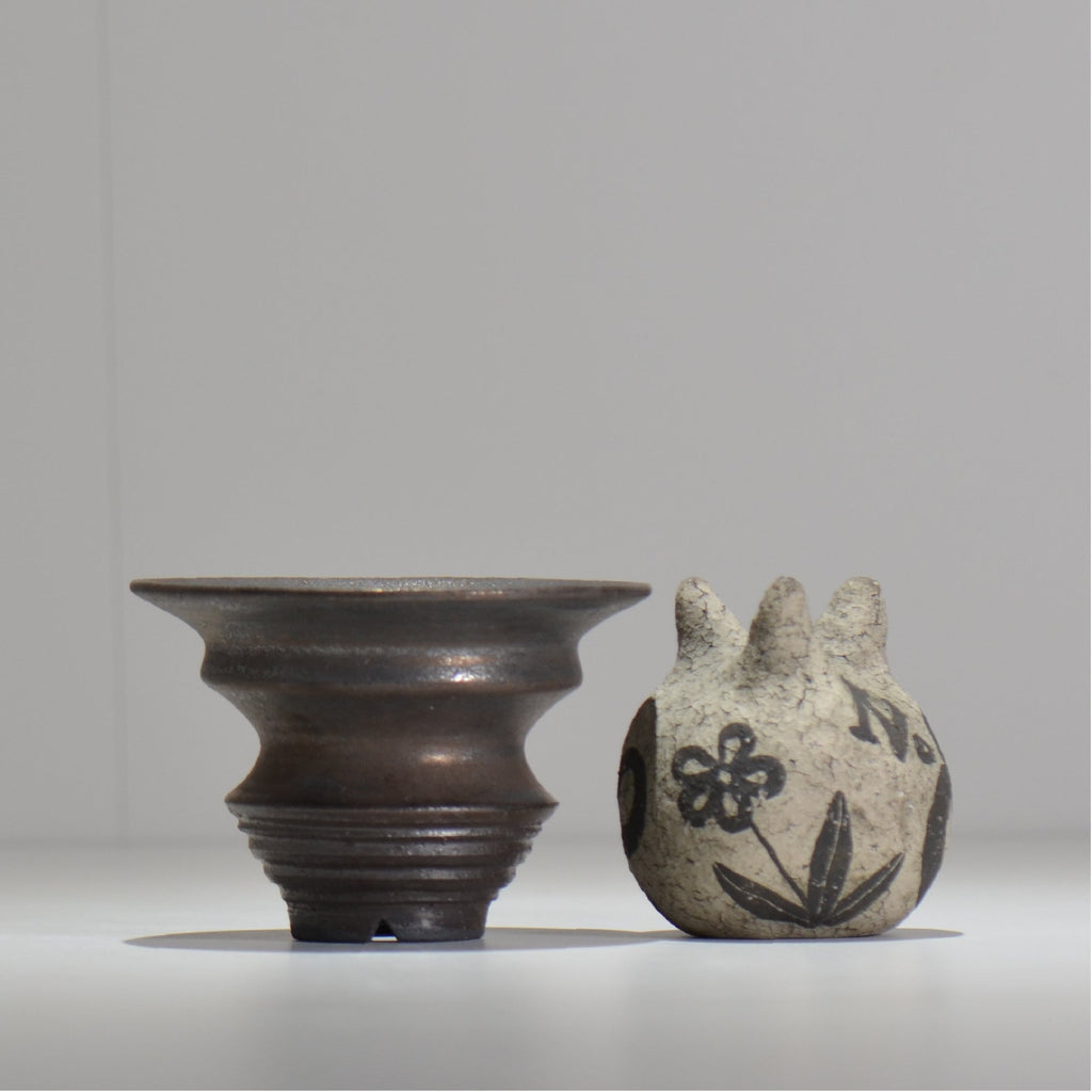 HACHILABO / UNIQUE POT03 / S / 約 φ11.7cm / 植木鉢