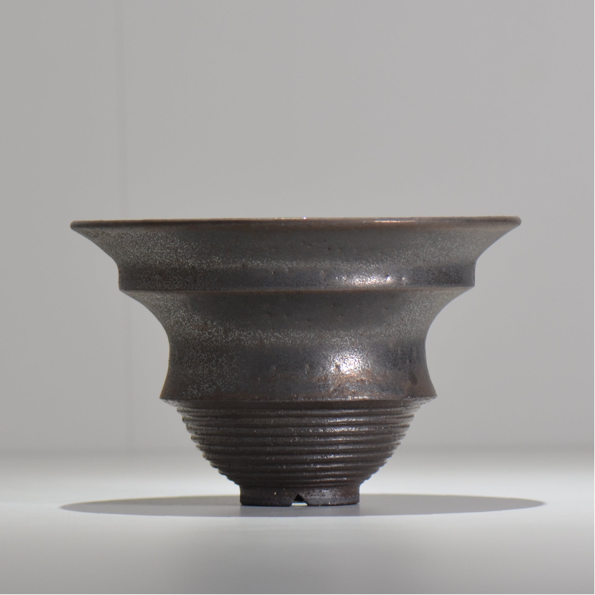 HACHILABO / UNIQUE POT 03 / XL / 約 φ20cm / 植木鉢