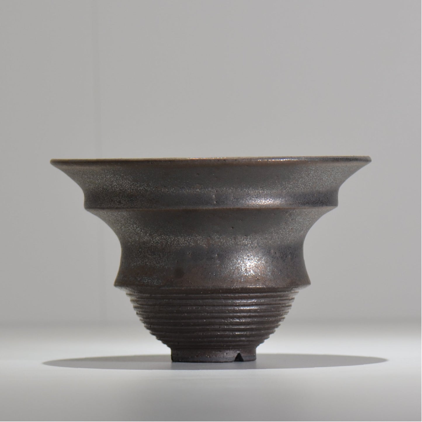 HACHILABO / UNIQUE POT 03 / XL / 約 φ20cm / 植木鉢