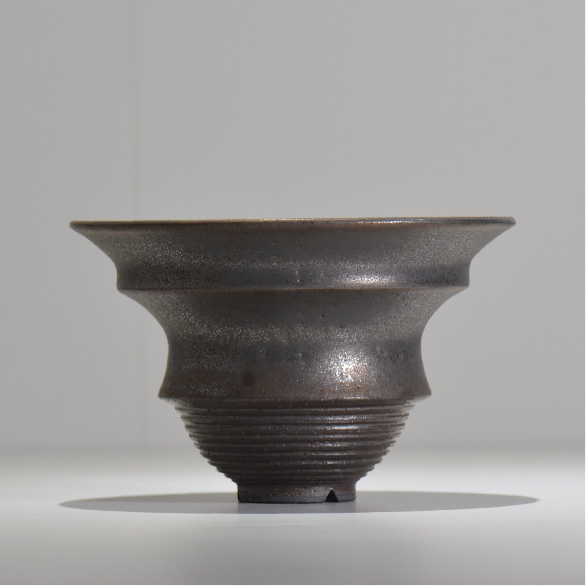 HACHILABO / UNIQUE POT 03 / XL / 約 φ20cm / 植木鉢