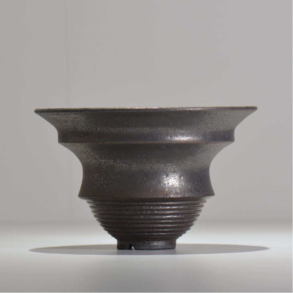 HACHILABO / UNIQUE POT 03 / XL / 約 φ20cm / 植木鉢