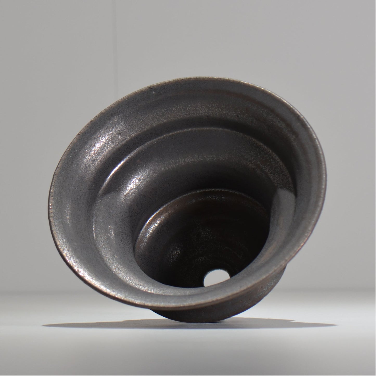 HACHILABO / UNIQUE POT 03 / XL / 約 φ20cm / 植木鉢