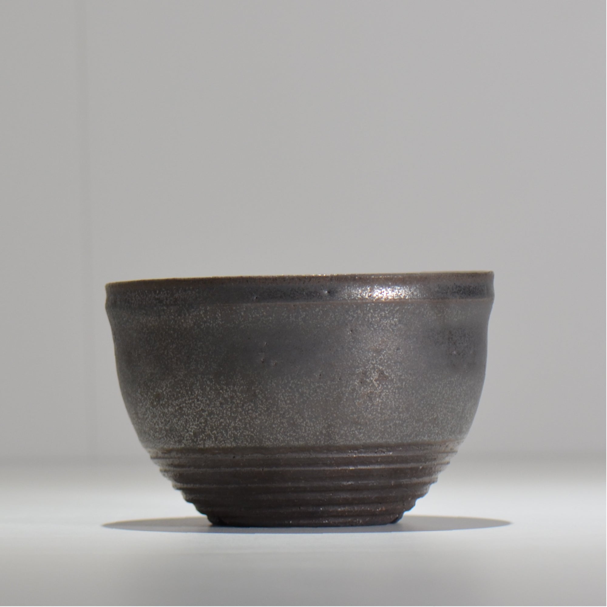 8labo YATAGARASU POTシリーズ　植木鉢⑧ YATAGARASU / No.8 Type A 001 / L / 約 φ14.7cm / 植木鉢 – ハチラボ