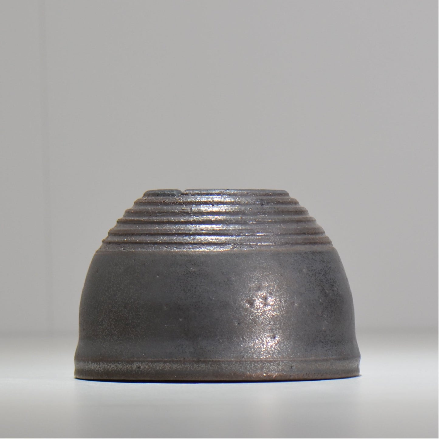 HACHILABO / UNIQUE POT 04 / L / 約 φ14cm / 植木鉢