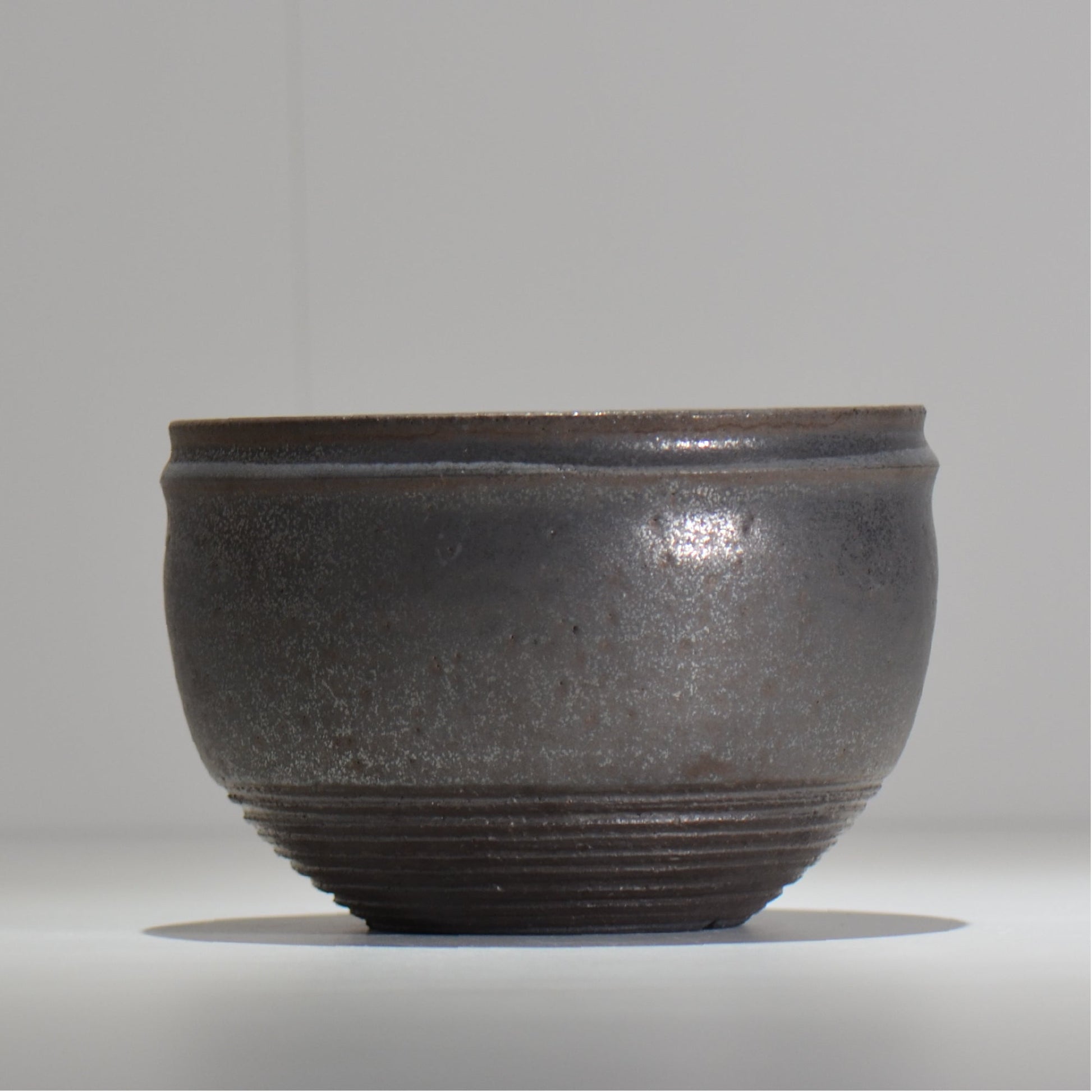 HACHILABO / UNIQUE POT 04 / XL / 約 φ17cm / 植木鉢