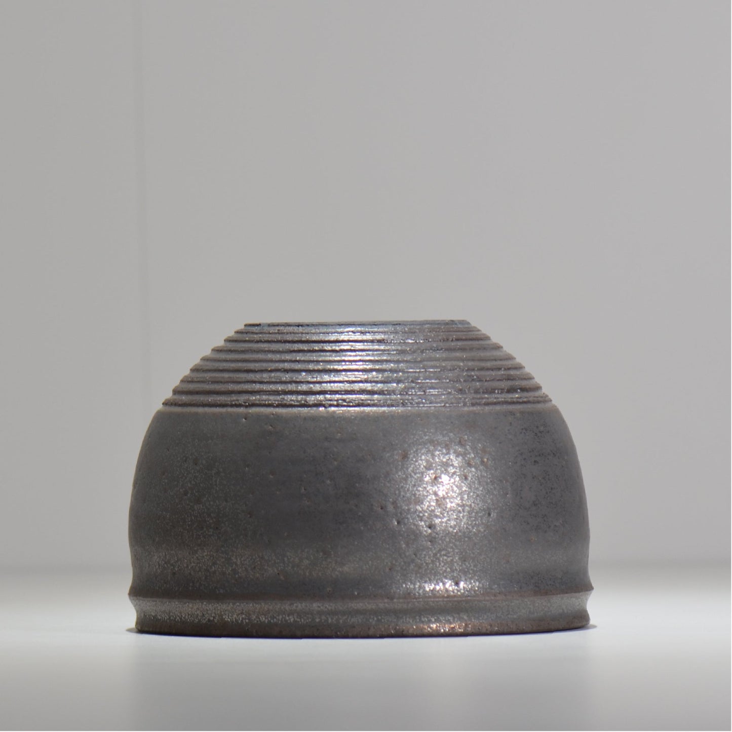 HACHILABO / UNIQUE POT 04 / XL / 約 φ17cm / 植木鉢