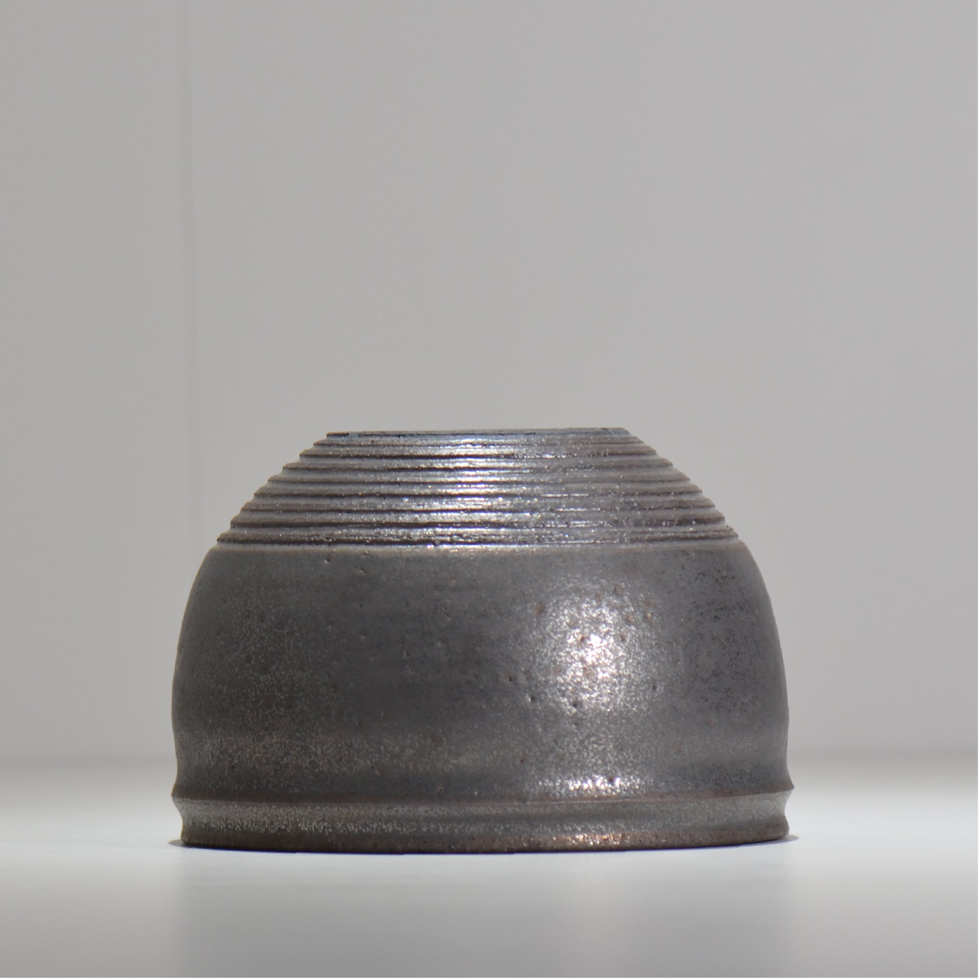 HACHILABO / UNIQUE POT 04 / XL / 約 φ17cm / 植木鉢