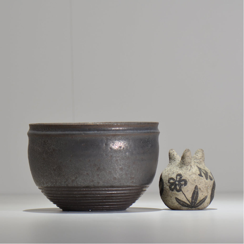HACHILABO / UNIQUE POT 04 / XL / 約 φ17cm / 植木鉢