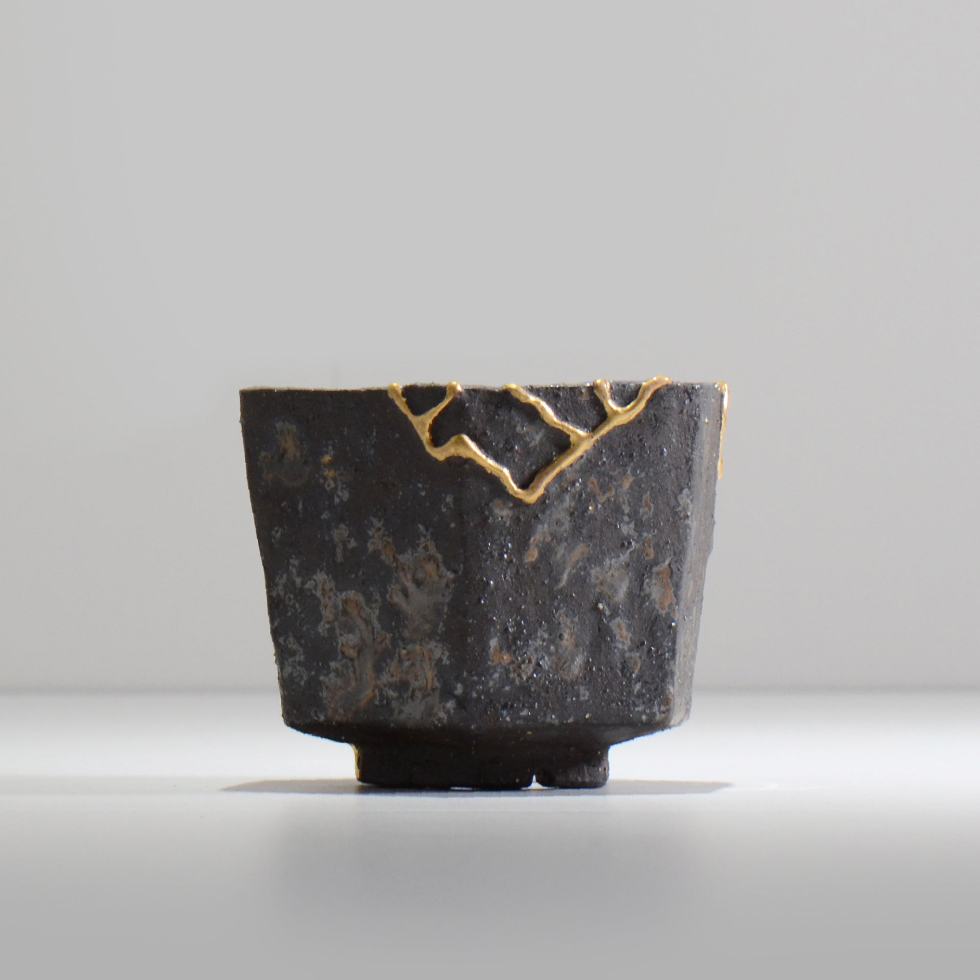 キタマクラ研究所 / Vernacular_m_014_s / 約 φ11cm / 植木鉢