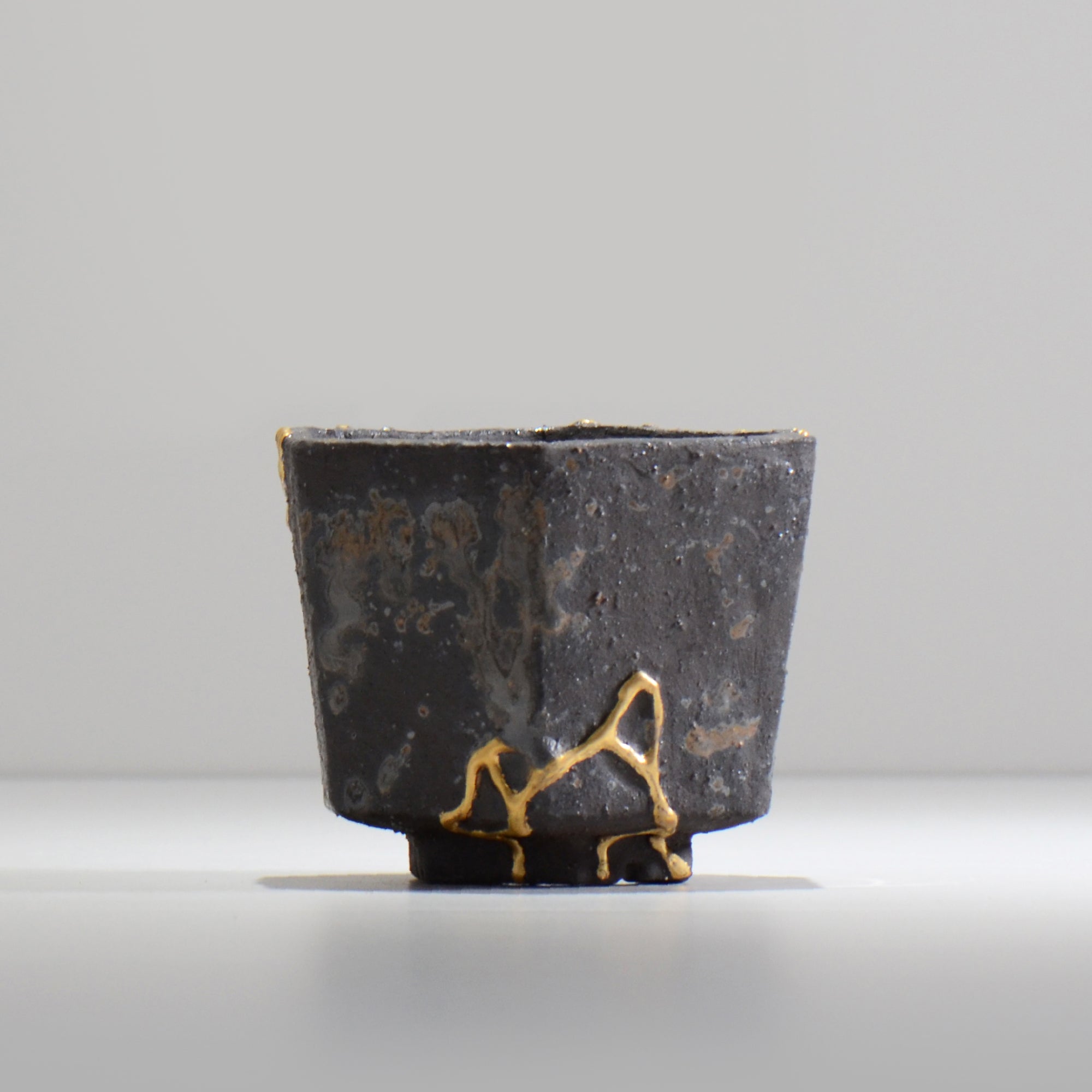 キタマクラ研究所 / Vernacular_m_014_s / 約 φ11cm / 植木鉢