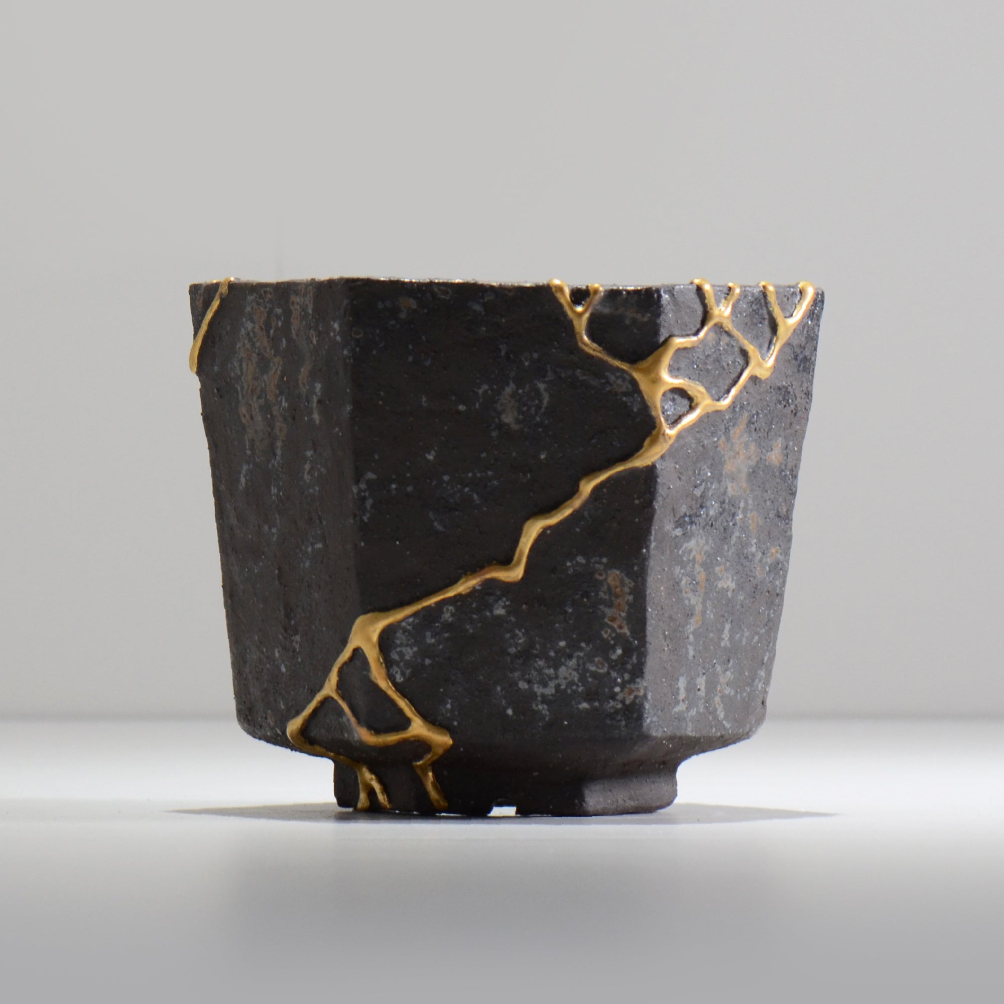 キタマクラ研究所 / Vernacular_m_017_m / 約 φ13cm / 植木鉢