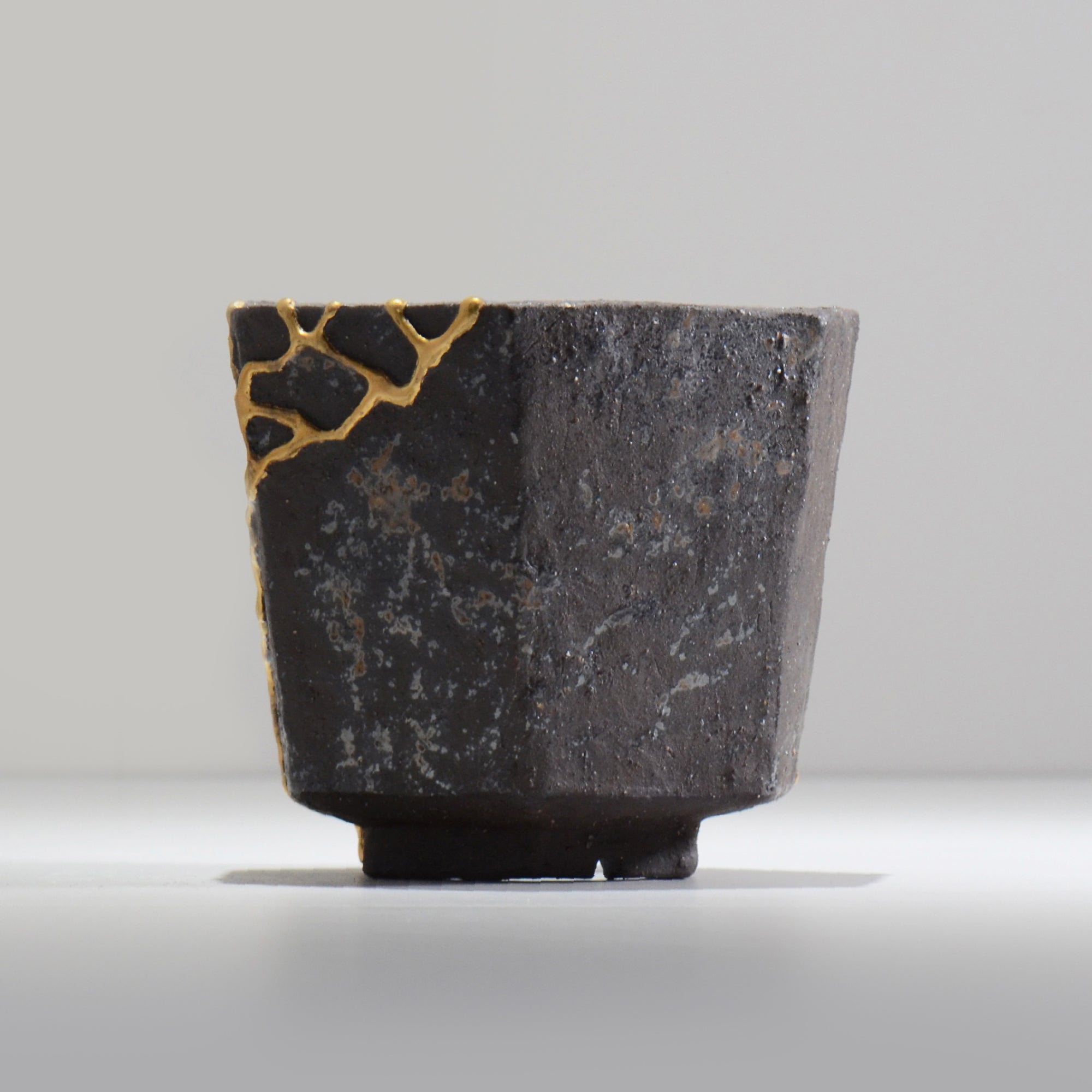 キタマクラ研究所 / Vernacular_m_017_m / 約 φ13cm / 植木鉢