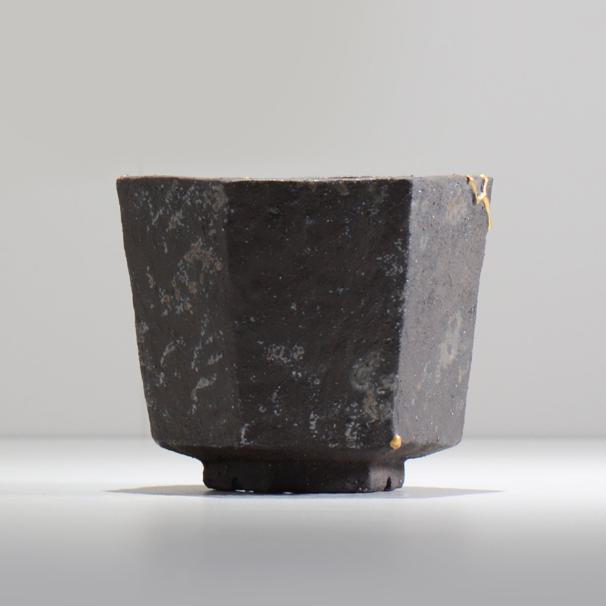 キタマクラ研究所 / Vernacular_m_017_m / 約 φ13cm / 植木鉢