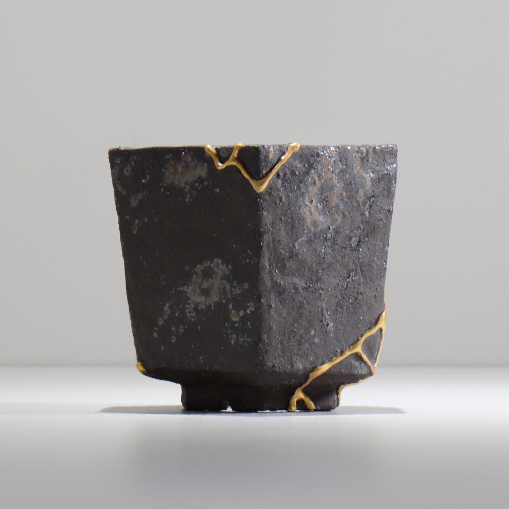 キタマクラ研究所 / Vernacular_m_017_m / 約 φ13cm / 植木鉢