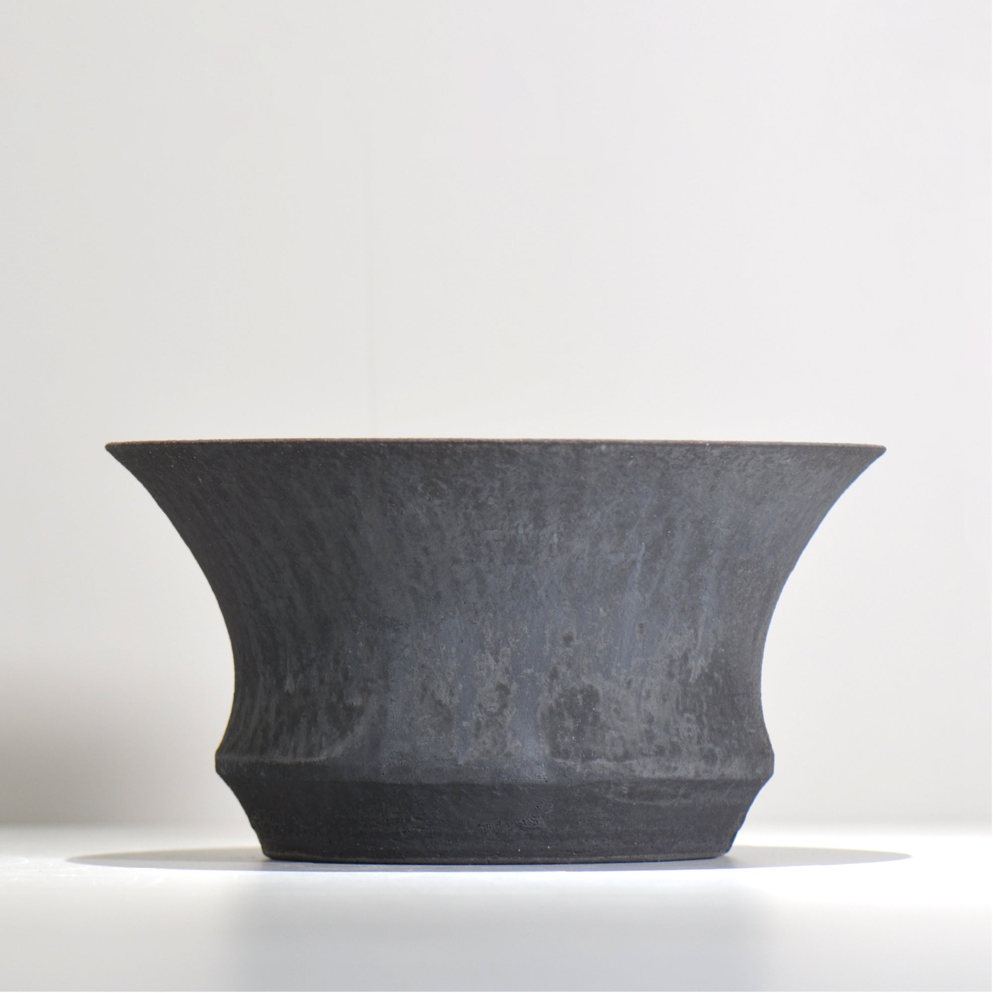 YATAGARASU / BIG 001 / 大鉢 / 約 φ28.7cm / 植木鉢