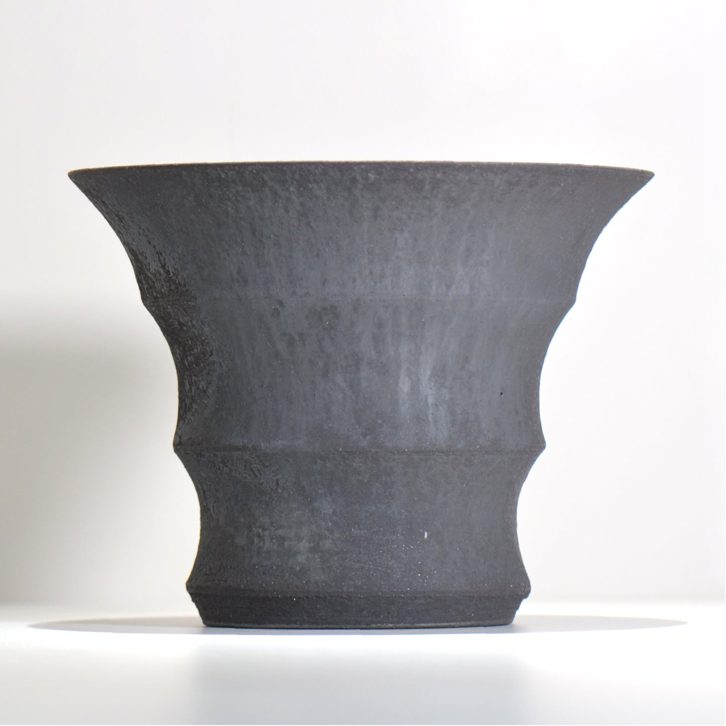 YATAGARASU / BIG 002 / 大鉢 / 約 φ28cm / 植木鉢