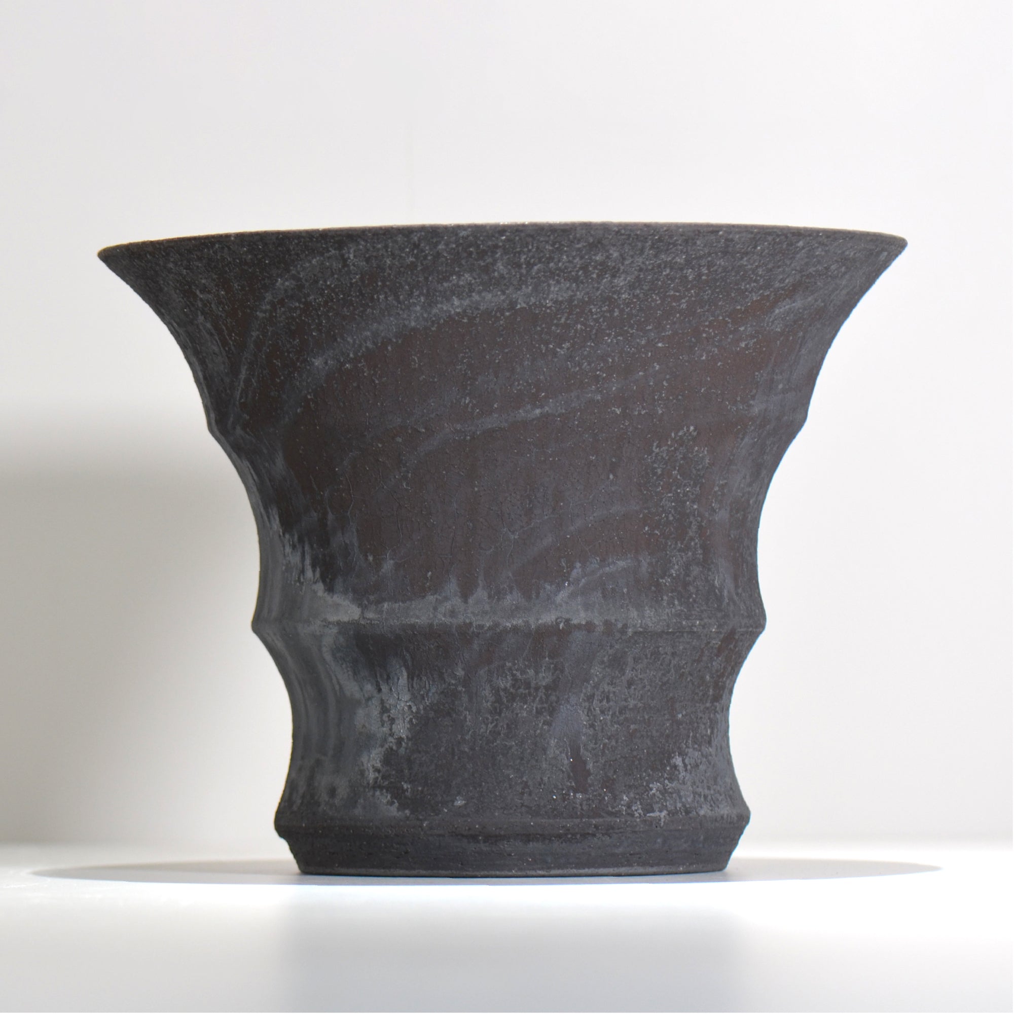 YATAGARASU / BIG 002 / 大鉢 / 約 φ28cm / 植木鉢