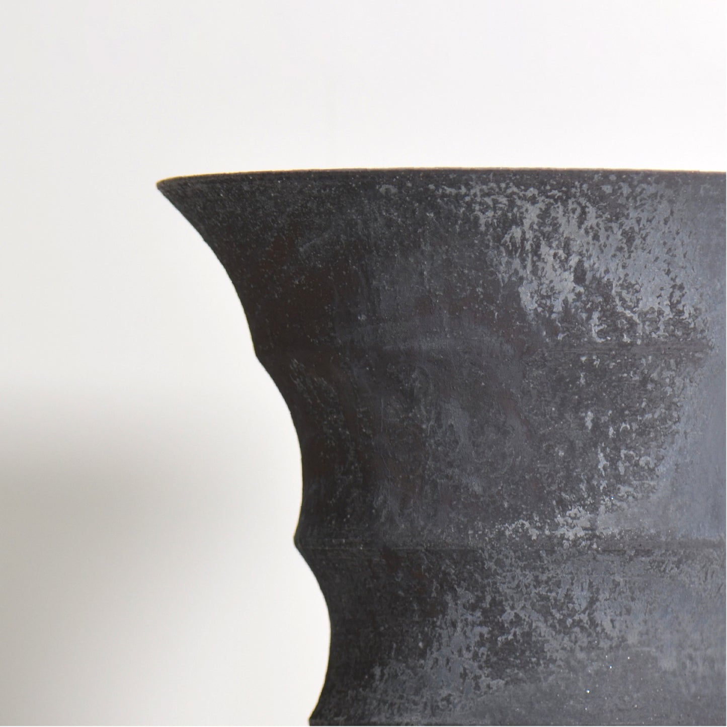 YATAGARASU / BIG 002 / 大鉢 / 約 φ28cm / 植木鉢