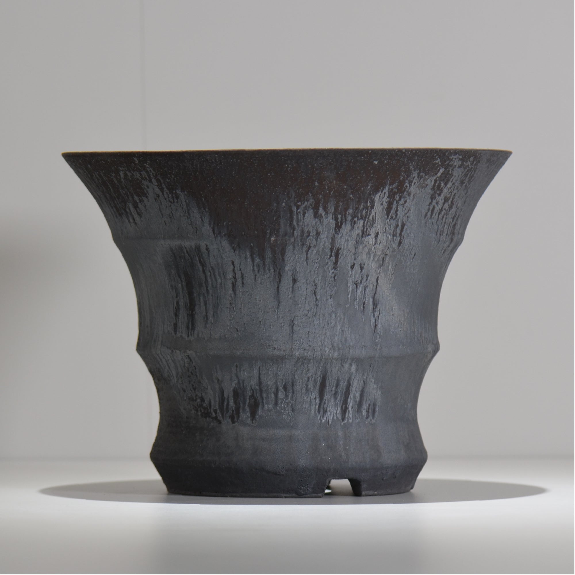 YATAGARASU / BIG 004 / 大鉢 / 約 φ29.5cm / 植木鉢 – ハチラボ