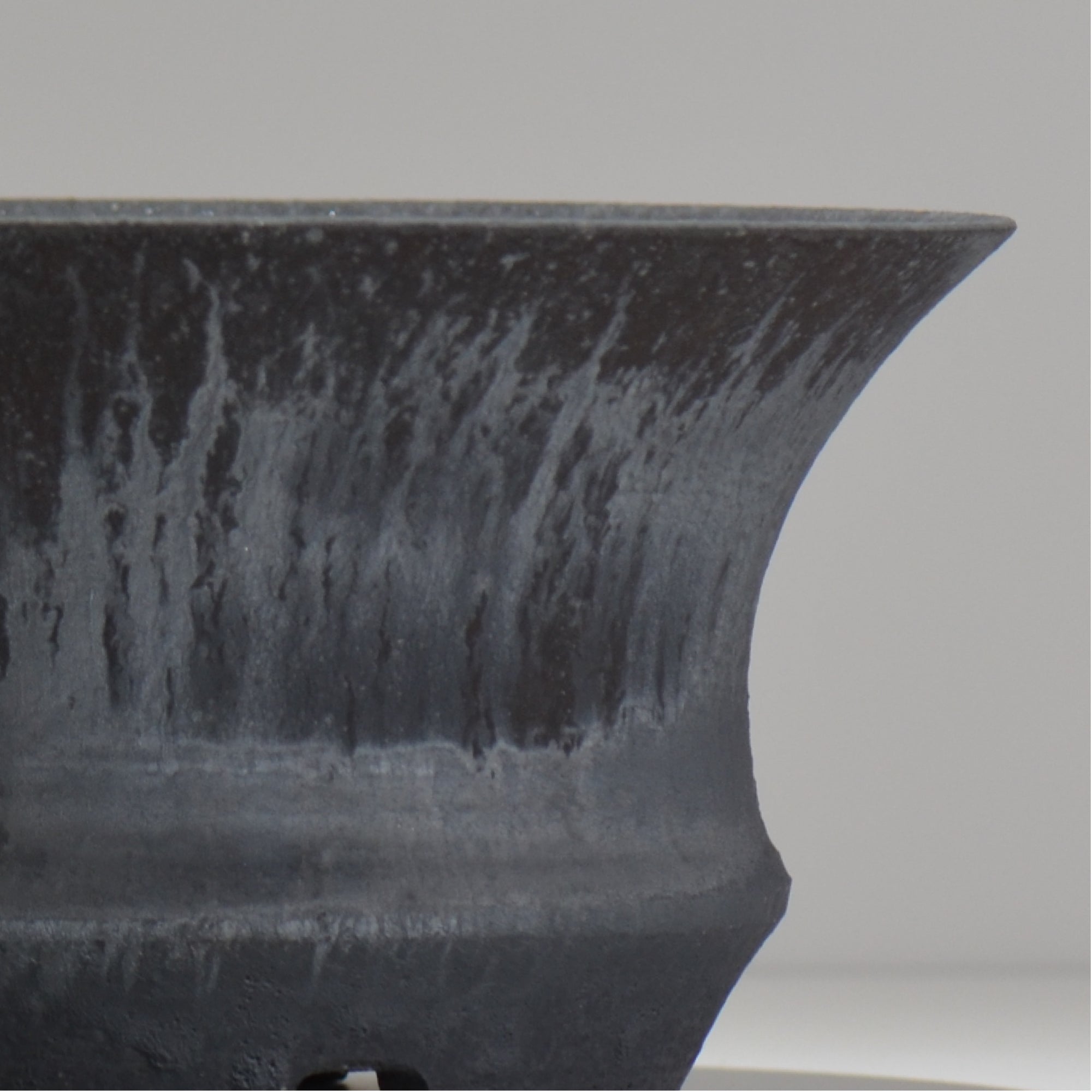 YATAGARASU / BIG 005 / 大鉢 / 約 φ28.5cm / 植木鉢