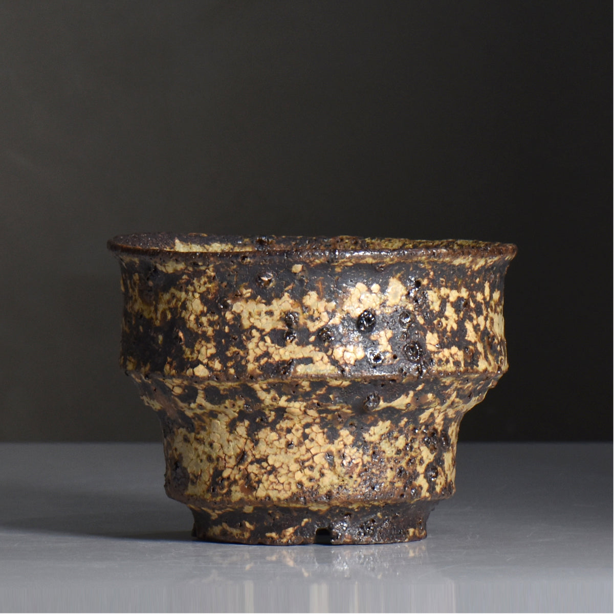 山下太 / 阿蘇石黄裂マダラ灰釉 / yf_09_m / 約 φ15cm / 植木鉢