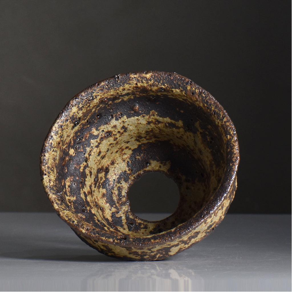山下太 / 阿蘇石黄裂マダラ灰釉 / yf_09_m / 約 φ15cm / 植木鉢