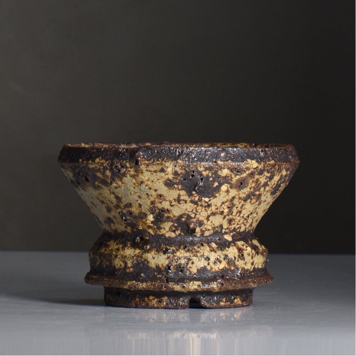 山下太 / 阿蘇石黄裂マダラ灰釉 / yf_10_m / 約 φ14.5cm / 植木鉢