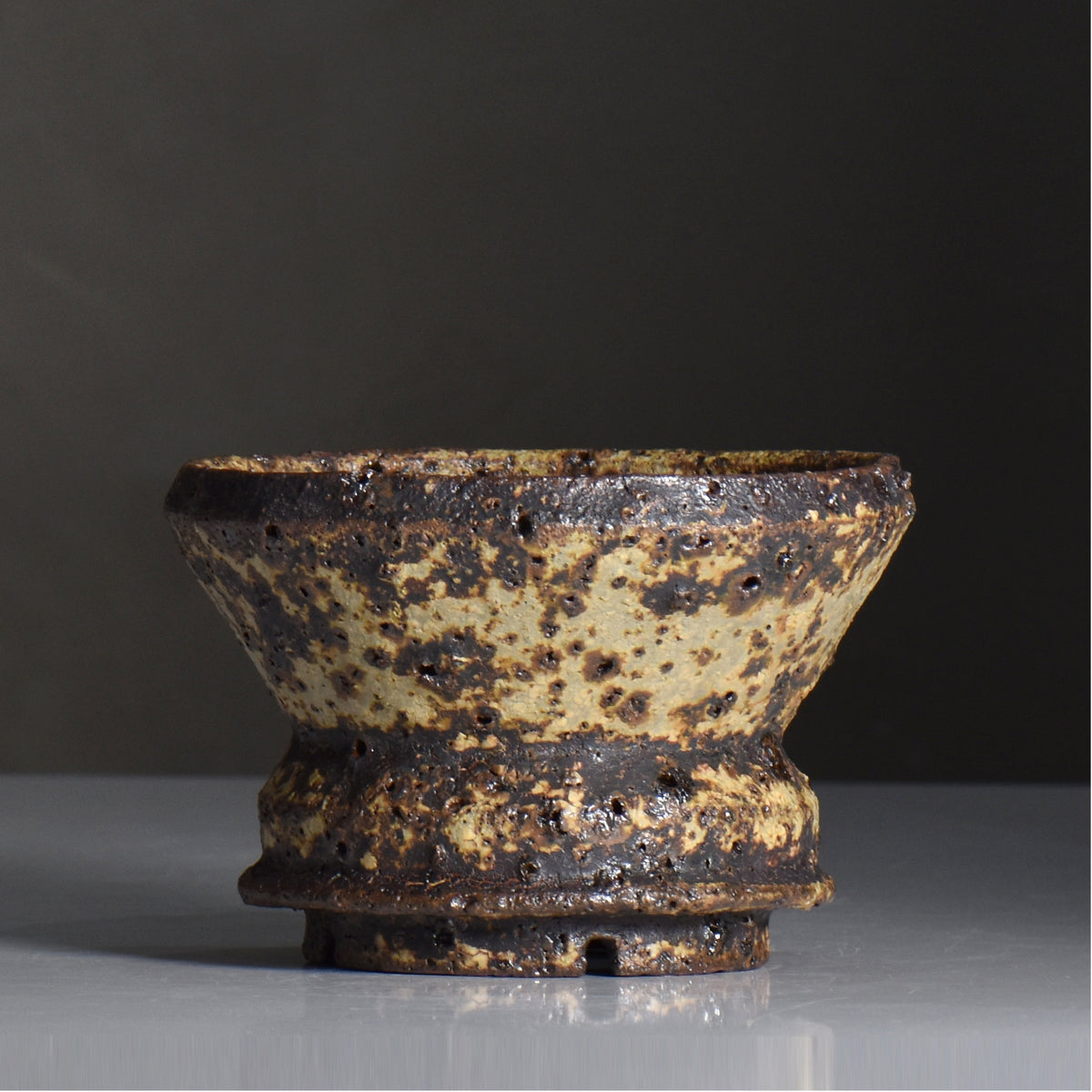 山下太 / 阿蘇石黄裂マダラ灰釉 / yf_10_m / 約 φ14.5cm / 植木鉢