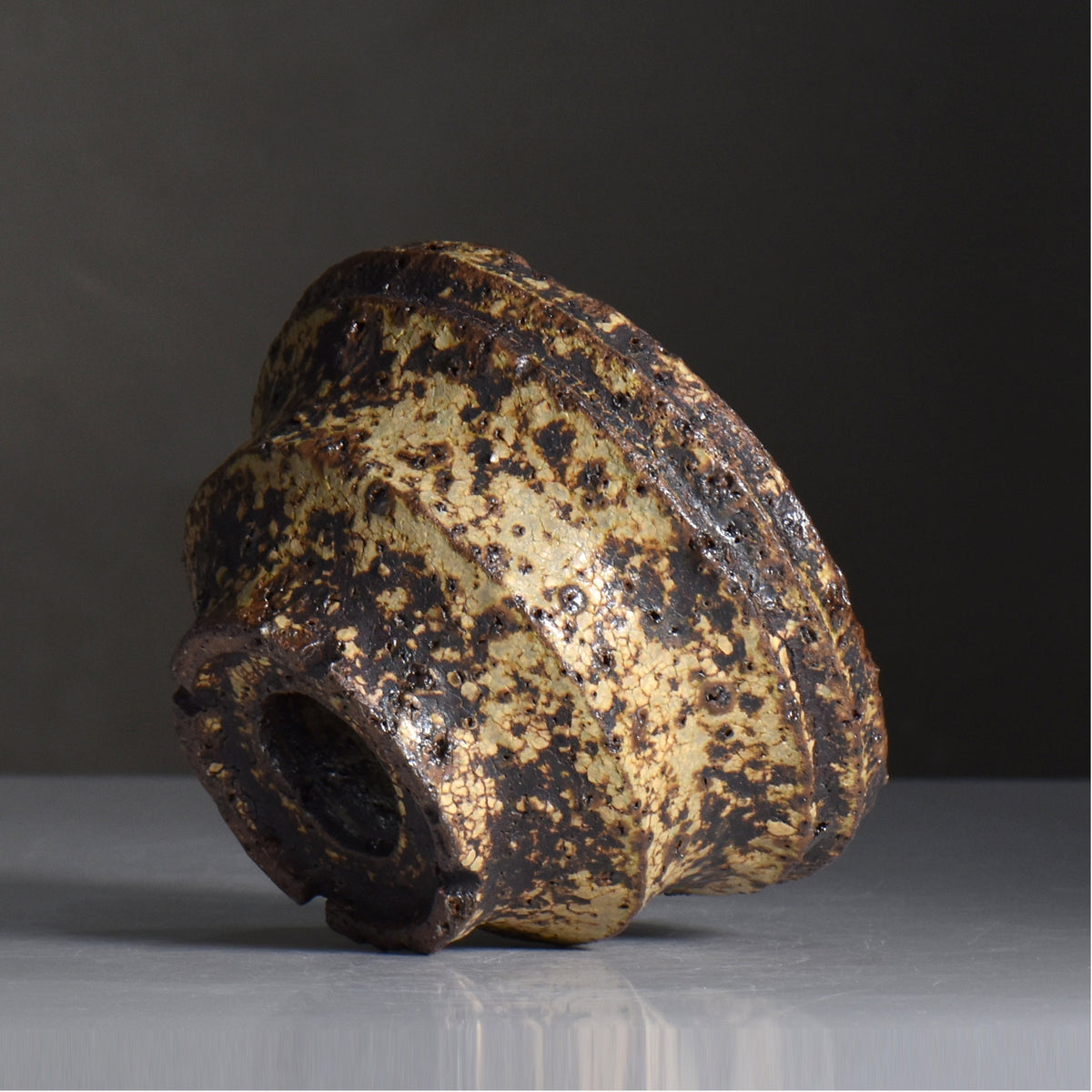 山下太 / 阿蘇石黄裂マダラ灰釉 / yf_13_l / 約 φ15.5cm / 植木鉢